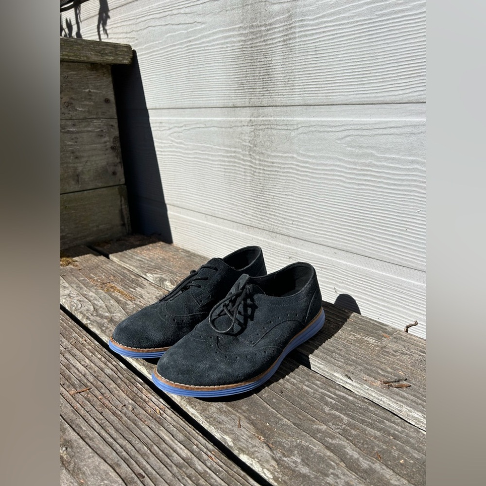 Cole Haan Oxford Shoes. Dark Blue Suede 6 1/2B.    WATERPROOF